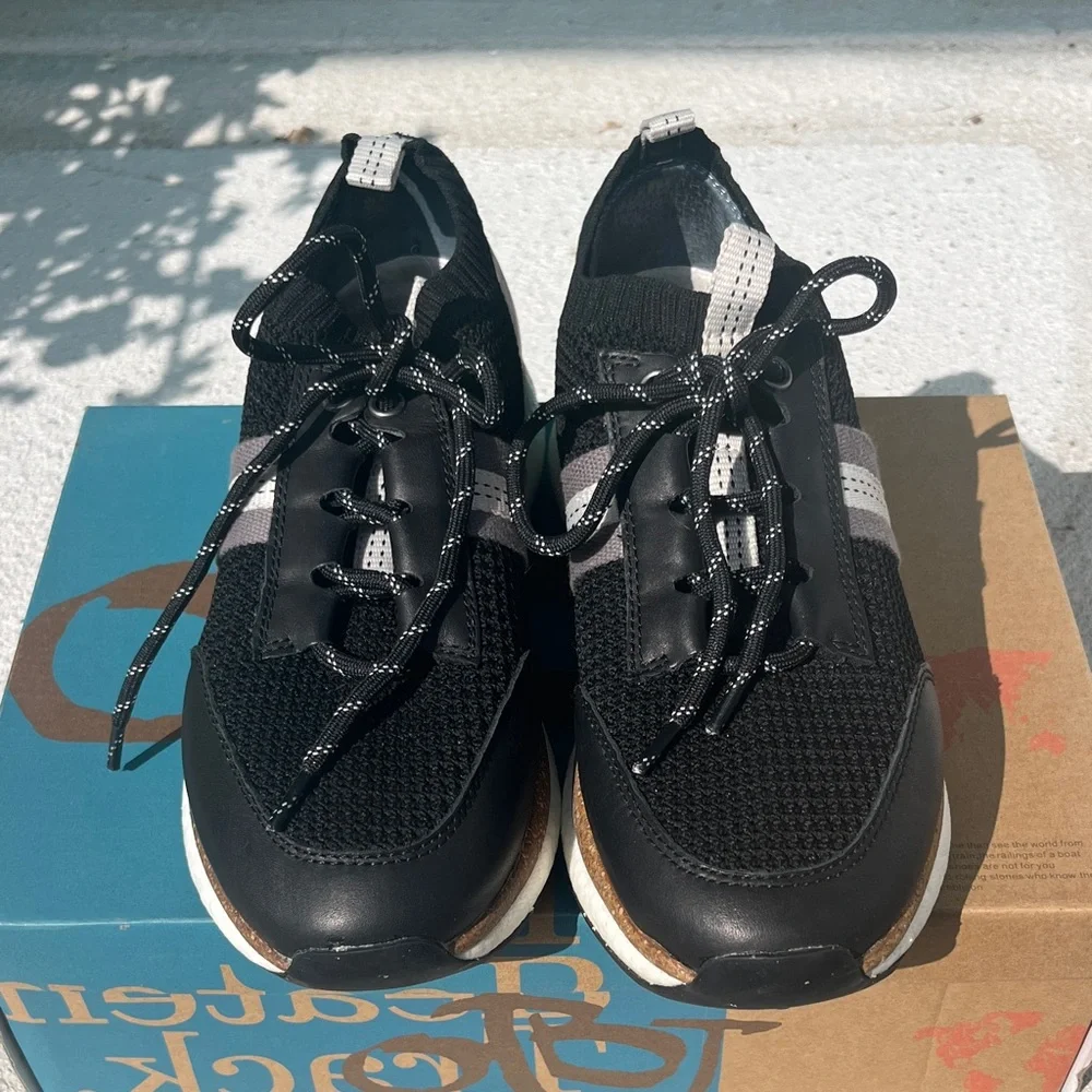 OTBT Black and Gray Women's Sneakers - Picture 7 of 8